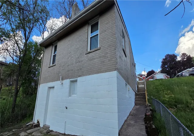 Homes for sale in Arnold, PA | 2017 Woodmont Ave, Arnold, PA 15068 | MLS# 1752589