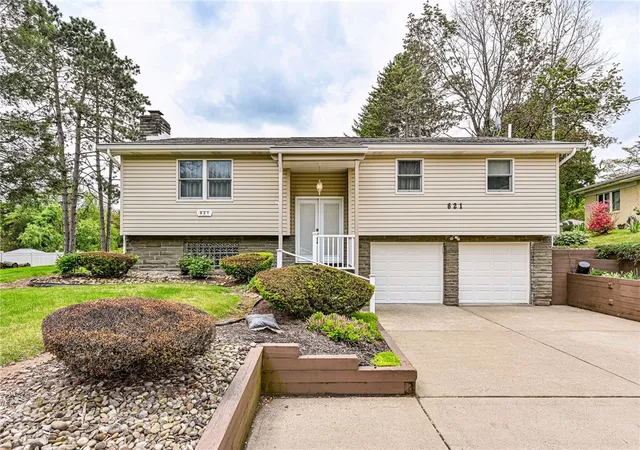 Photo 1 of Single family home for sale at 621 Sandy Hl Rd, Manor, PA 15642 | MLS# 1752340 | Listing updated on 2026-08-03