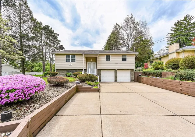 Photo 2 of Single family home for sale at 621 Sandy Hl Rd, Manor, PA 15642 | MLS# 1752340 | Listing updated on 2026-08-03