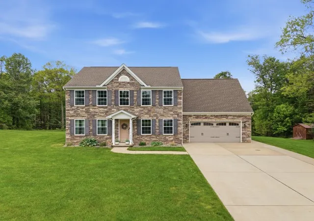 Photo 1 of Single family home for sale at 113 Oakwood Dr, Butler, PA 16002 | MLS# 1752645 | Listing updated on 2026-06-11
