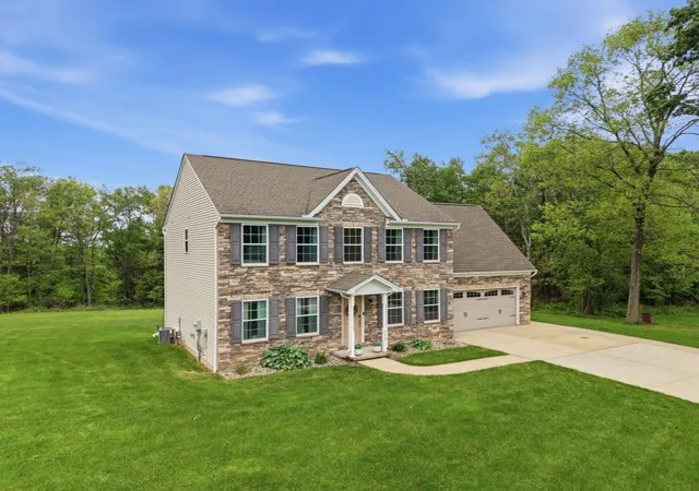 Photo 2 of Single family home for sale at 113 Oakwood Dr, Butler, PA 16002 | MLS# 1752645 | Listing updated on 2026-06-11