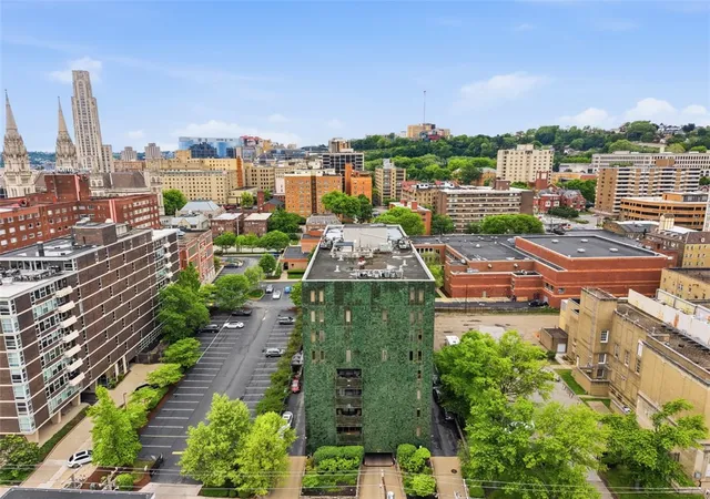 Homes for sale in Oakland, PA | 540 N Neville #305, Oakland, PA 15213 | MLS# 1752654