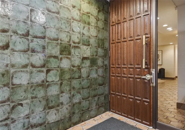 Homes for sale in Oakland, PA | 540 N Neville #305, Oakland, PA 15213 | MLS# 1752654