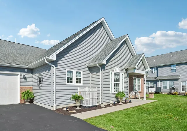 Photo 4 of Condo for sale at 107 White Fox Ct, Ellwood City, PA 16117 | MLS# 1752671 | Listing updated on 2026-05-12