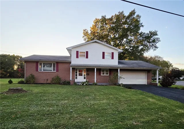 Homes for sale in Hermitage, PA | 245 Todd Ave, Hermitage, PA 16148 | MLS# 1752481