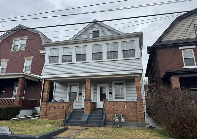 Homes for sale in Ambridge, PA | 238 Park Rd, Ambridge, PA 15003 | MLS# 1752389