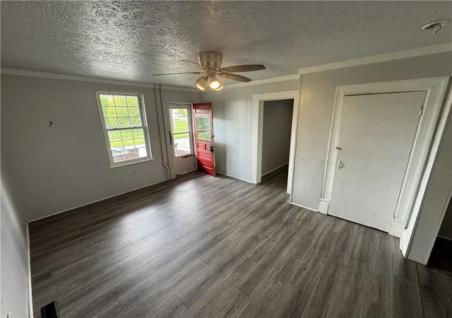 Homes for sale in Ambridge, PA | 238 Park Rd, Ambridge, PA 15003 | MLS# 1752389