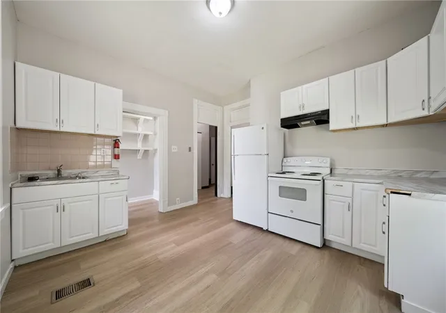 Photo 4 of Single family home for sale at 124 Cutler St, Mc Kees Rocks, PA 15136 | MLS# 1752274 | Listing updated on 2026-07-30