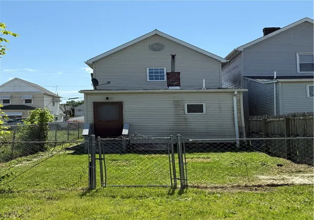 Homes for sale in Jeannette, PA | 125 12Th Street, Jeannette, PA 15644 | MLS# 1752728