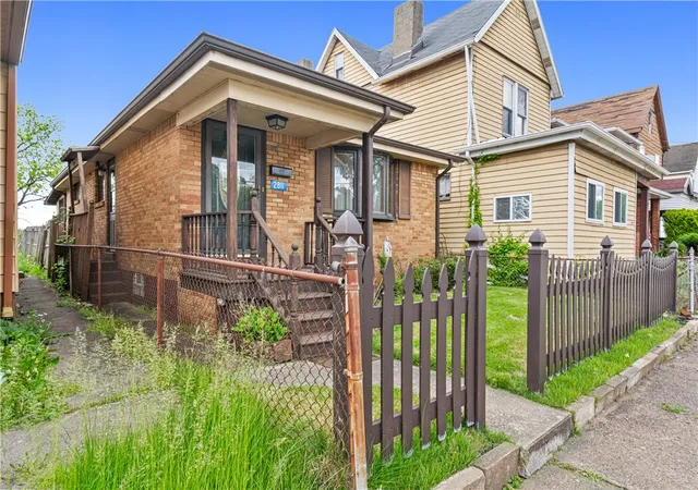2nd image of 2811 Bowman Ave, Mc Keesport, PA 15132 | MLS# 1752770