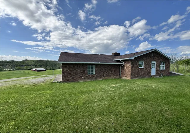 Photo 3 of Single family home for sale at 48 Misty Meadows Ln, Menallen Twp, PA 15401 | MLS# 1752796 | Listing updated on 2026-07-31