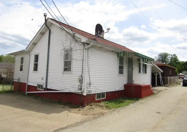 2nd image of 48 Locust St, Ellsworth Boro, PA 15331 | MLS# 1752812