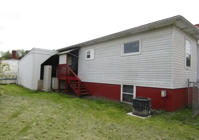 3rd image of 48 Locust St, Ellsworth Boro, PA 15331 | MLS# 1752812