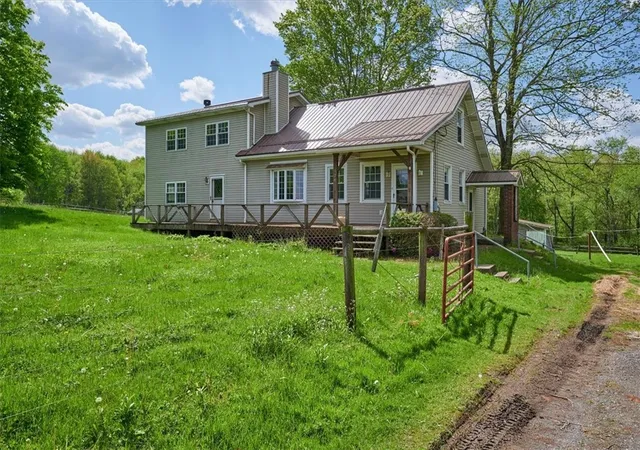 2nd image of 124 Hannastown Rd, Jefferson Twp, PA 16002 | MLS# 1752725