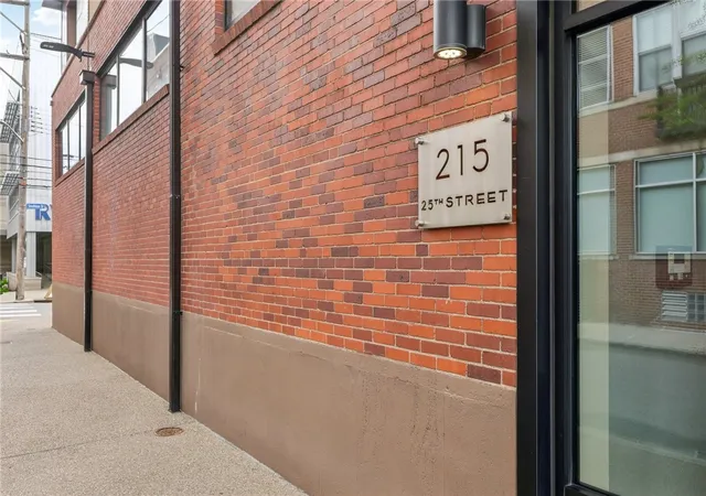 Homes for sale in Downtown Pgh, PA | 215 25th Street #7, Downtown Pgh, PA 15222 | MLS# 1752661