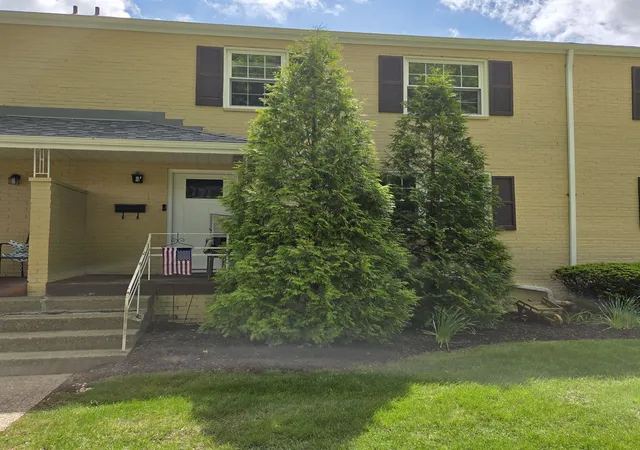 Condo for sale at 102 Raleigh Ct, Pittsburgh, PA 15237 | MLS# 1752917 | Listing updated on 2026-06-01
