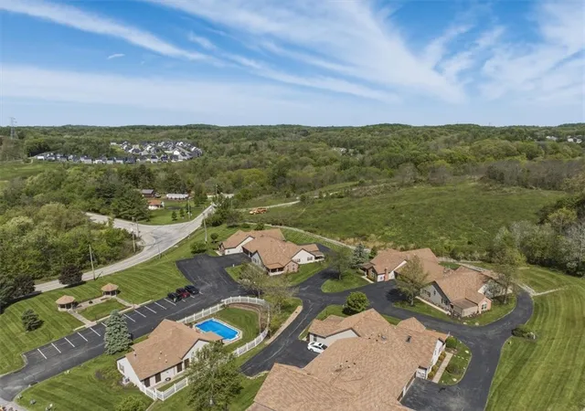 Homes for sale in Collier Twp, PA | 106 Barrington Dr, Collier Twp, PA 15071 | MLS# 1752972
