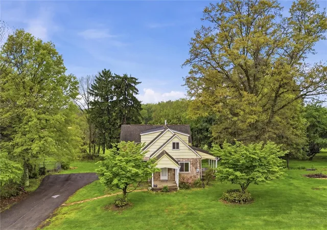 Homes for sale in Prospect Boro, PA | 220 S Franklin St, Prospect Boro, PA 16052 | MLS# 1752970