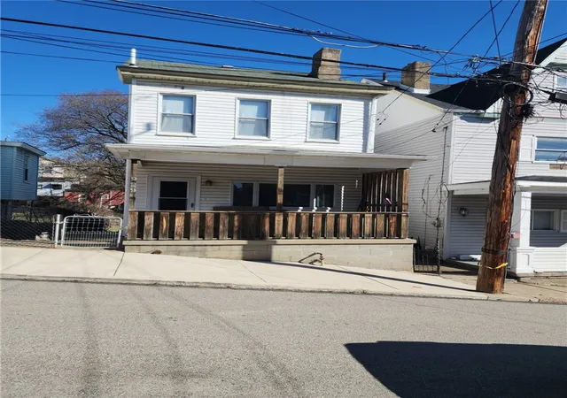 1st image of 229 Smith Way, Mt Washington, PA 15211 | MLS# 1753000
