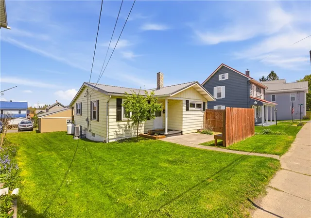 Homes for sale in Central City Boro, PA | 216 Lambert St, Central City Boro, PA 15926 | MLS# 1753010