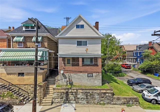 1st image of 127 Kathleen Street, Mt Washington, PA 15211 | MLS# 1752612