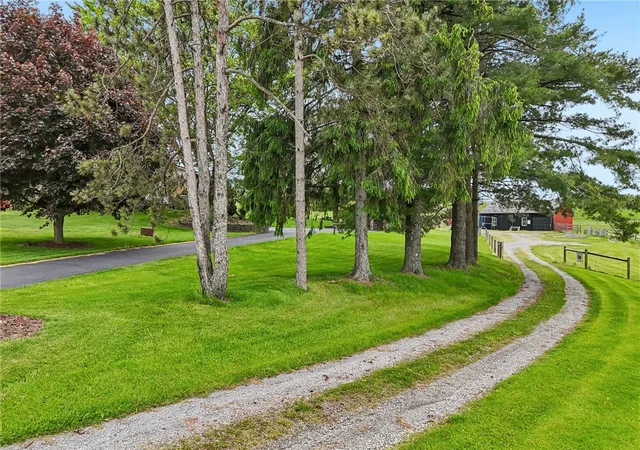 4th image of 1636 Perry Hwy, Portersville Boro, PA 16051 | MLS# 1753076