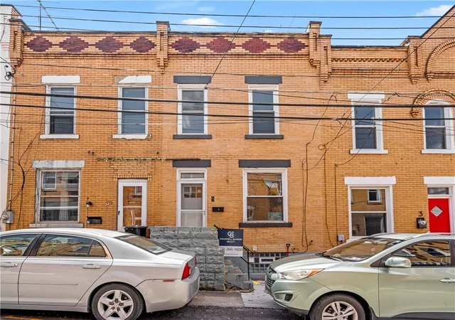 Photo 1 of Townhouse for sale at 5 Edith Pl, Pittsburgh, PA 15213 | MLS# 1753018 | Listing updated on 2026-10-03