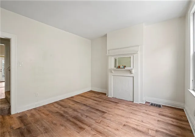 Photo 3 of Townhouse for sale at 5 Edith Pl, Pittsburgh, PA 15213 | MLS# 1753018 | Listing updated on 2026-10-03