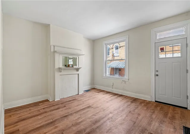 Photo 4 of Townhouse for sale at 5 Edith Pl, Pittsburgh, PA 15213 | MLS# 1753018 | Listing updated on 2026-10-03