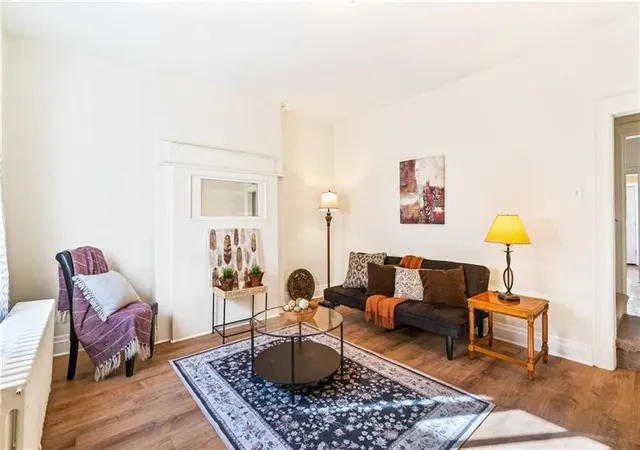 2nd image of 23 Edith Pl, Pittsburgh, PA 15213 | MLS# 1753009