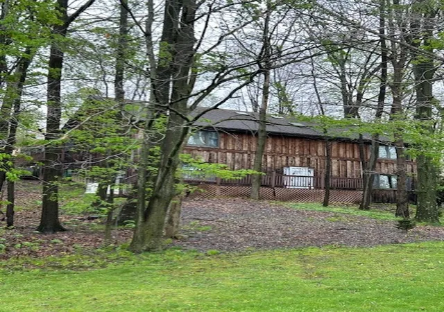 4th image of 402 Tomahawk Trl, Jackson Twp, PA 16137 | MLS# 1753131