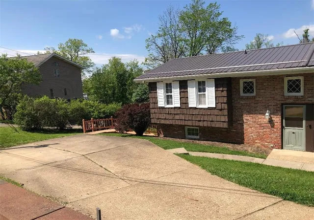 Homes for sale in N Franklin Twp, PA | 37 Webb Dr, N Franklin Twp, PA 15301 | MLS# 1753106