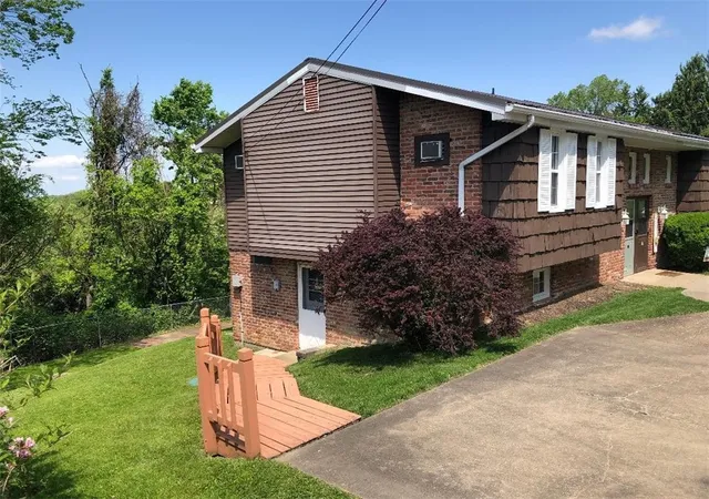 Homes for sale in N Franklin Twp, PA | 37 Webb Dr, N Franklin Twp, PA 15301 | MLS# 1753106