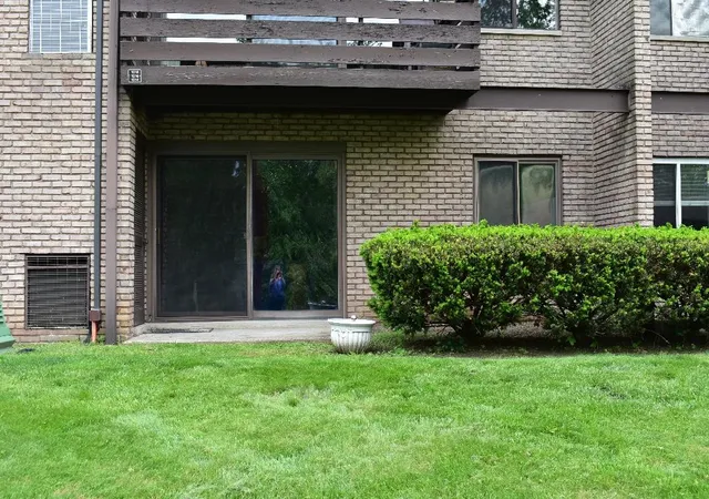 2nd image of 1014 Sanlin Dr, Moon/crescent Twp, PA 15108 | MLS# 1753149