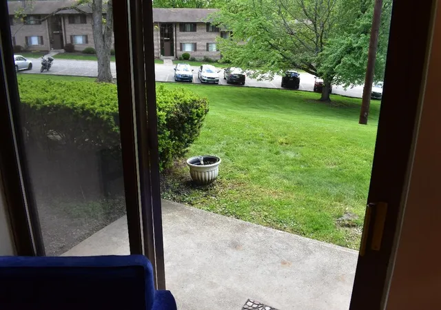 5th image of 1014 Sanlin Dr, Moon/crescent Twp, PA 15108 | MLS# 1753149