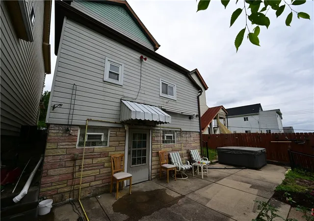 Homes for sale in Mc Kees Rocks, PA | 805 Railroad St, Mc Kees Rocks, PA 15136 | MLS# 1753287