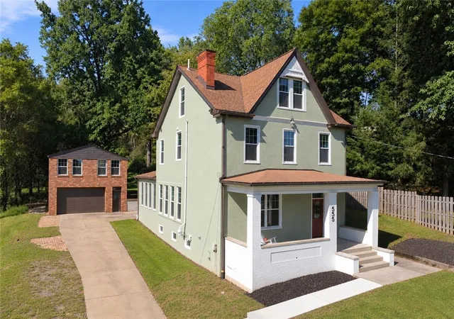Photo 2 of Single family home for sale at 555 Thompson Run Rd, Ross Twp, PA 15237 | MLS# 1753160 | Listing updated on 2026-09-25