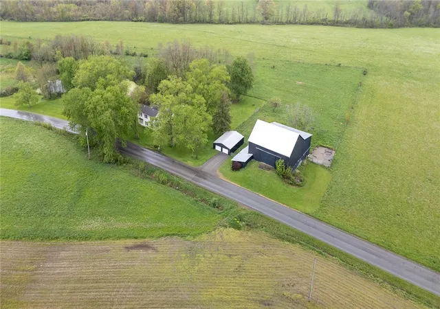 Photo 3 of Single family home for sale at 285 Poole Rd, Lake Twp, PA 16137 | MLS# 1753331 | Listing updated on 2026-08-03