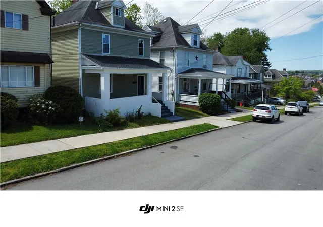 Photo 3 of Single family home for sale at 56 Evans St, Uniontown, PA 15401 | MLS# 1753046 | Listing updated on 2026-07-14