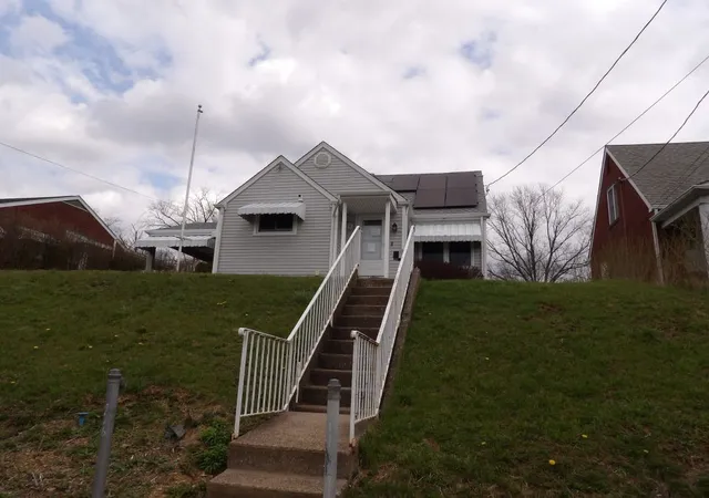 1st image of 808 Grand Ave, Aliquippa, PA 15001 | MLS# 1753395