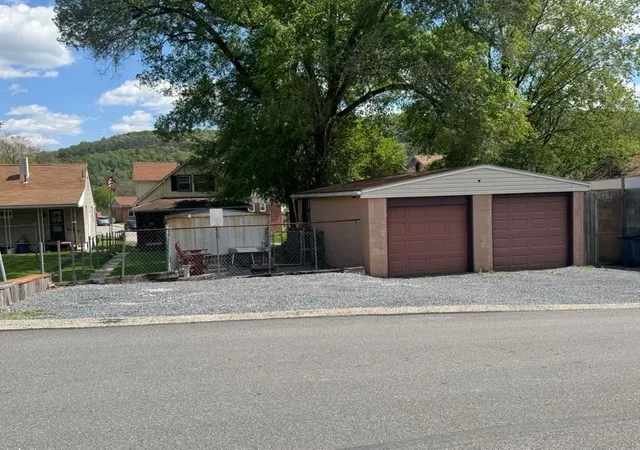 4th image of 375 Daniel St, Greater Johnstown School District, PA 15906 | MLS# 1753409