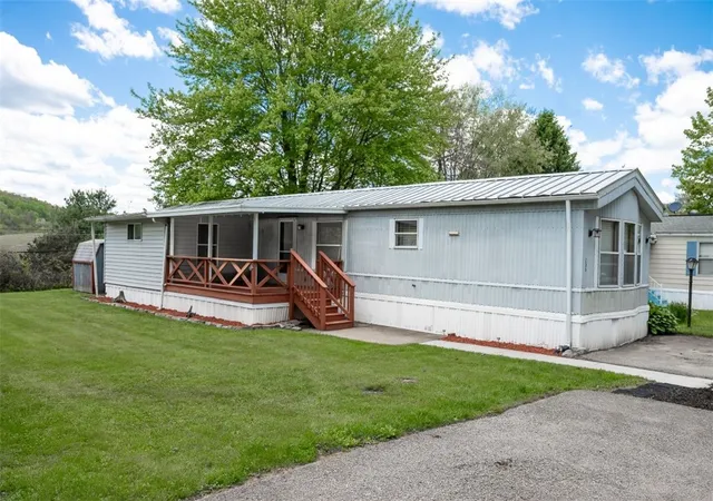 Homes for sale in White Twp, PA | 206 Kingston Ln, White Twp, PA 15701 | MLS# 1753317
