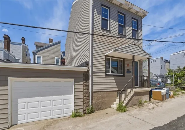 4th image of 3914 Clement Way, Bloomfield, PA 15224 | MLS# 1753403