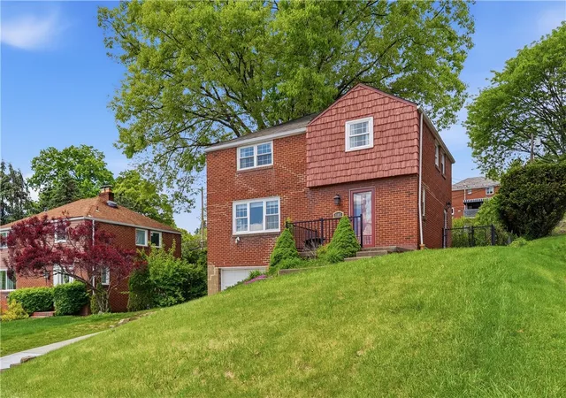 Homes for sale in Whitehall, PA | 1107 Girard Rd, Whitehall, PA 15227 | MLS# 1753237