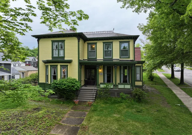 1st image of 700 4th St, Oakmont, PA 15139 | MLS# 1753572