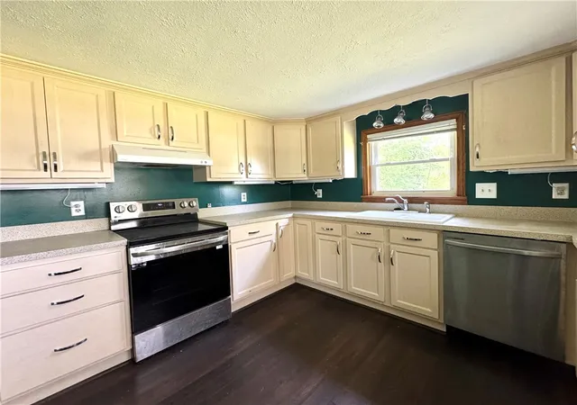 5th image of 965 Pulaski Mercer Rd, New Wilmington, PA 16142 | MLS# 1753582