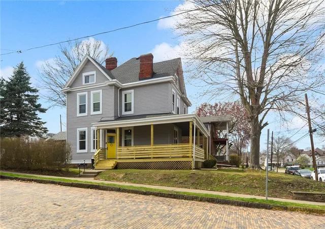 Homes for sale in Coraopolis, PA | 1234 Ridge Ave, Coraopolis, PA 15108 | MLS# 1753584