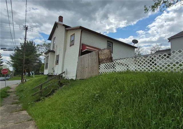 Photo 4 of Single family home for sale at 77 W Main St, Greenville Boro, PA 16125 | MLS# 1753452 | Listing updated on 2026-07-09