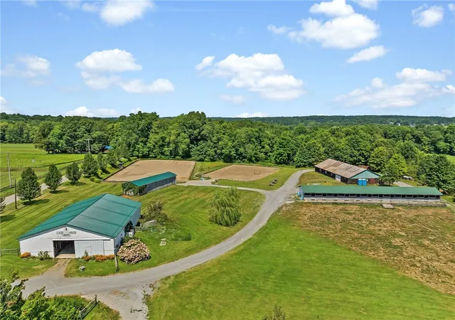 Photo 3 of Single family home for sale at 206 Lee Rd, Grove City, PA 16127 | MLS# 1753263 | Listing updated on 2026-08-31