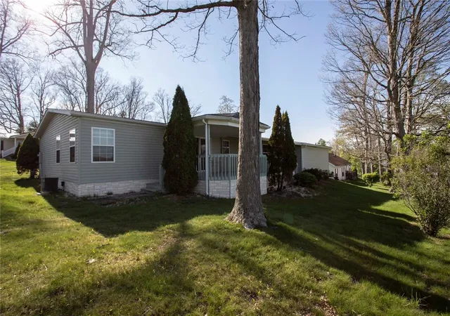 Homes for sale in Somerset Boro, PA | 1411 Jonathan Dr, Somerset Boro, PA 15501 | MLS# 1753654